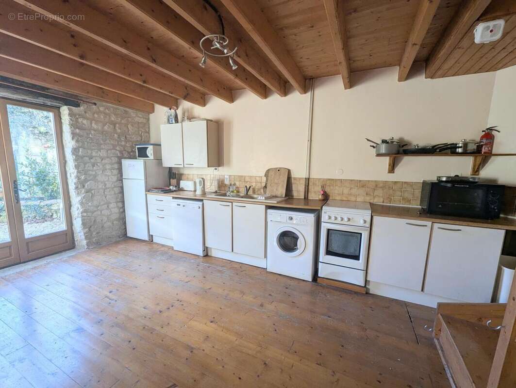 Photo 9 - Maison à SAINT-PIERRE-DE-JUILLERS