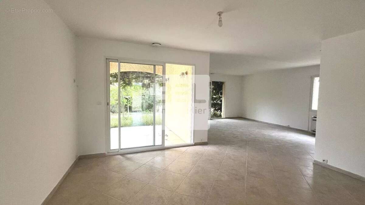 Maison à GOUDARGUES