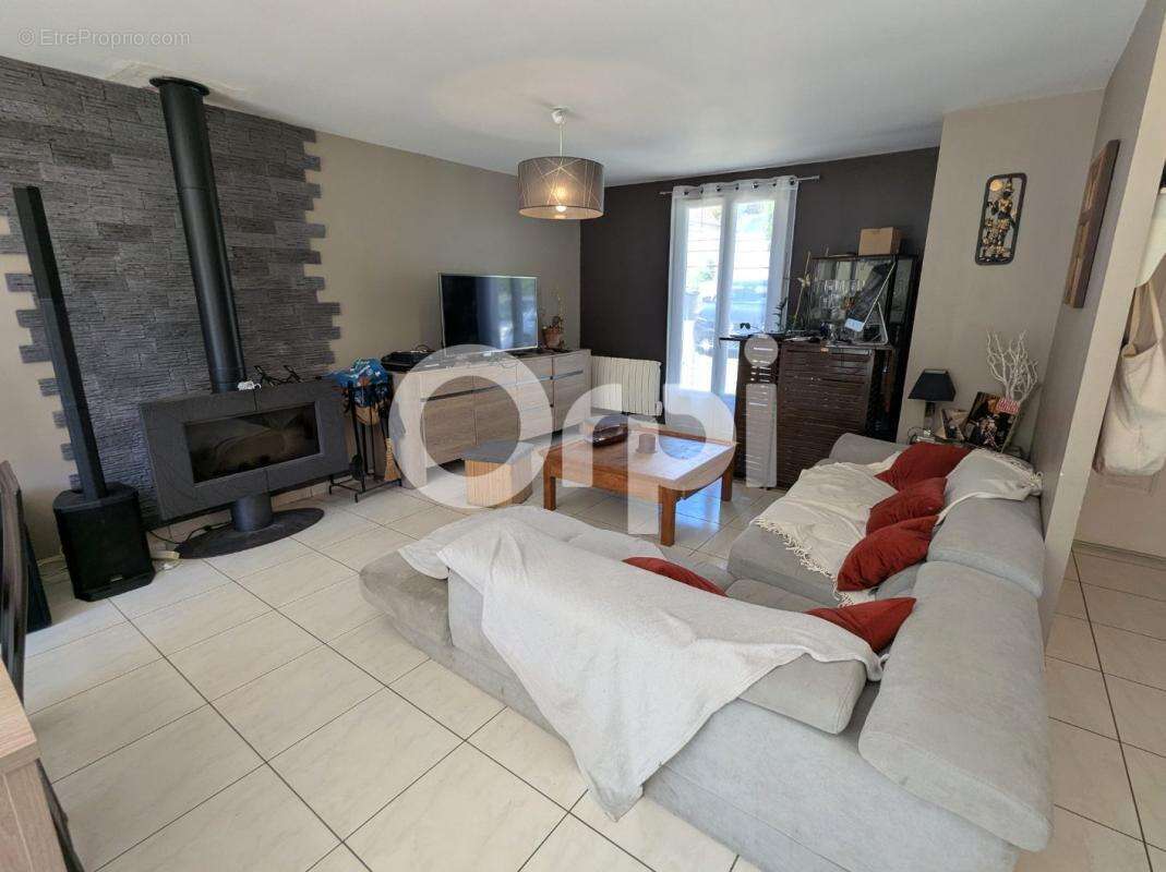 Maison 139 m², 5 chambres, et son jardin de 909 m², a vendre cuise la motte (60350) - - photo 2