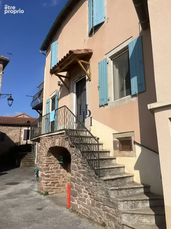 Maison à SAINT-VICTOR-ET-MELVIEU