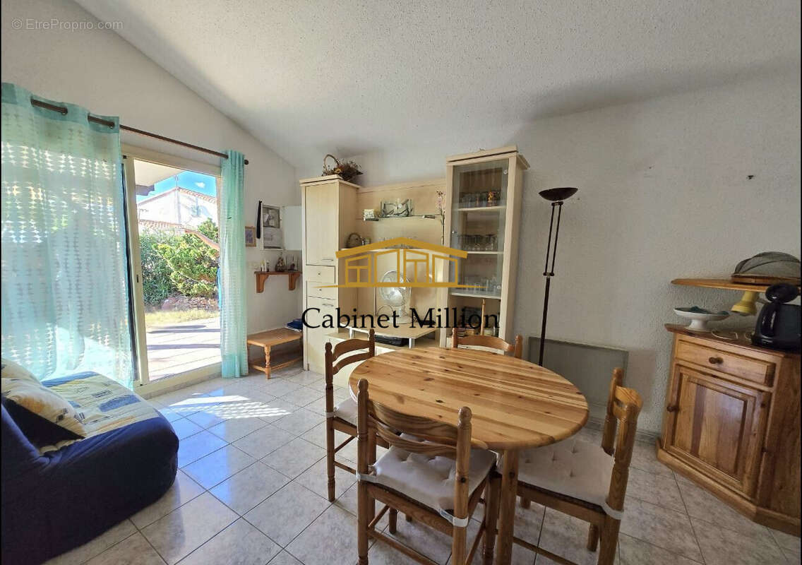 Maison à VIC-LA-GARDIOLE