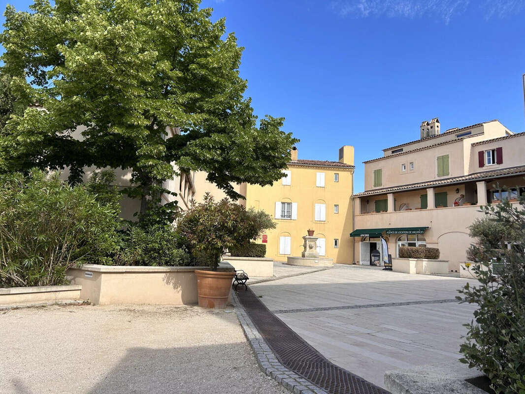 Appartement à MALLEMORT
