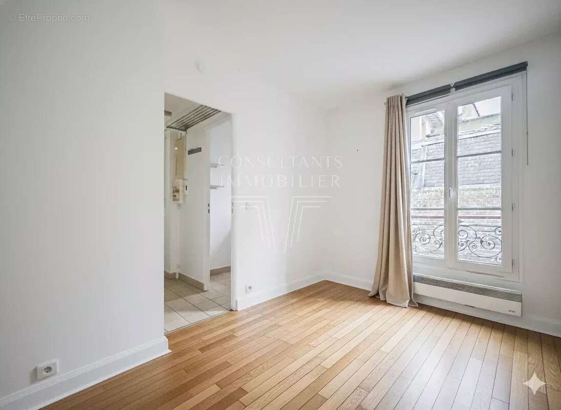 Appartement à PARIS-7E