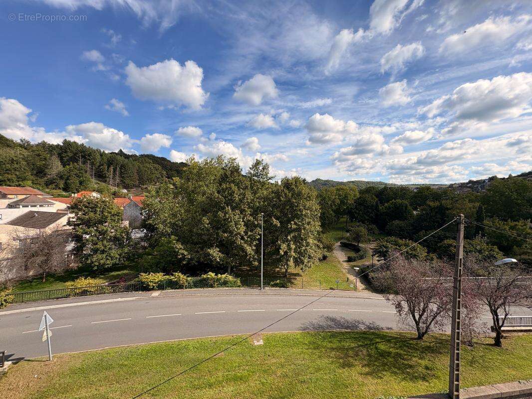 Appartement à DECAZEVILLE