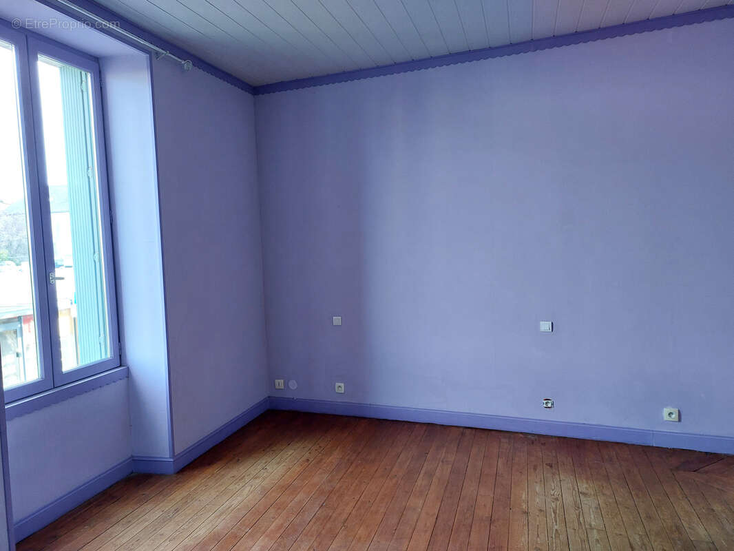 Maison à SAINT-VARENT