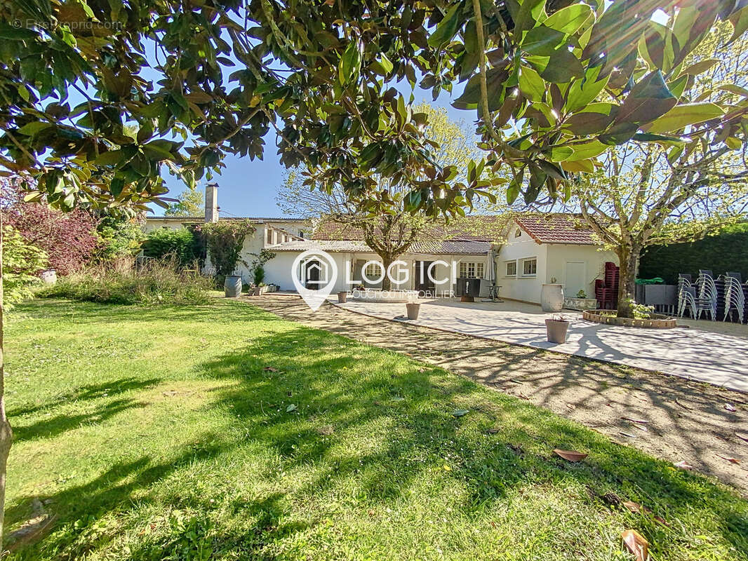 Commerce à SEVIGNACQ