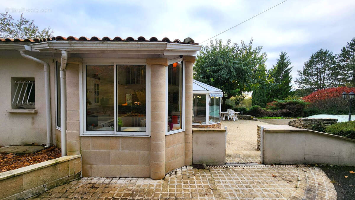 Maison à SAINT-ROMAIN-LA-VIRVEE