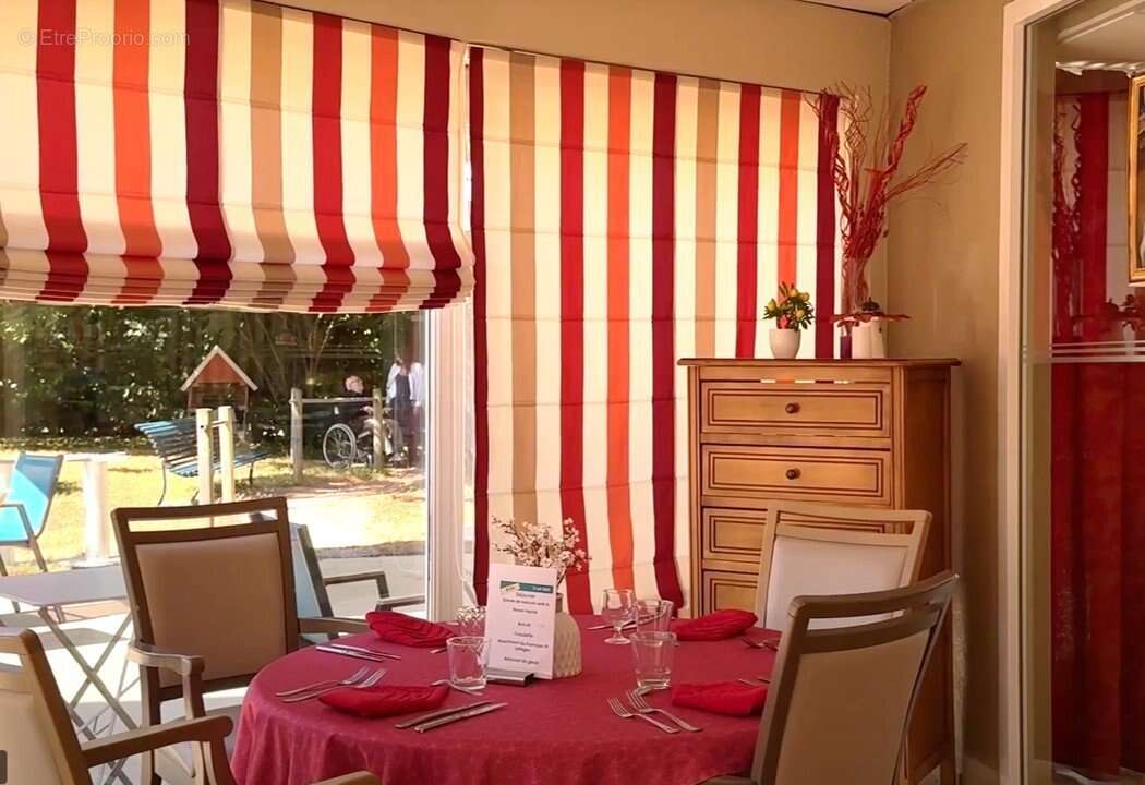 INVESTISSEMENT LOCATIF  Thonon-les-Bains  Résidence EHPAD Omeris Résidence du Léman - 5,40 % de rentabilité - photo 6