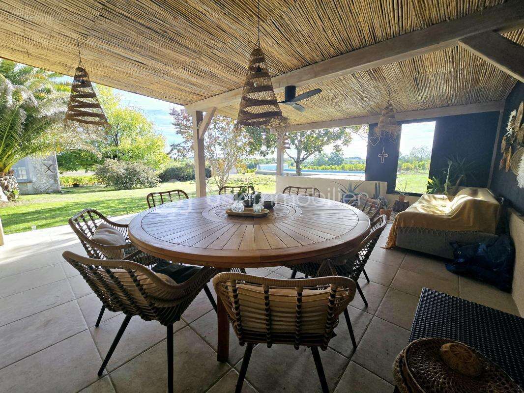 Maison à PINEUILH