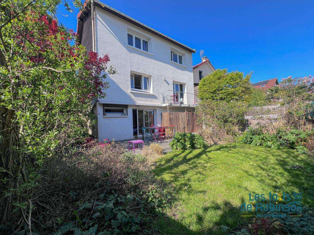 Maison à LE PLESSIS-ROBINSON