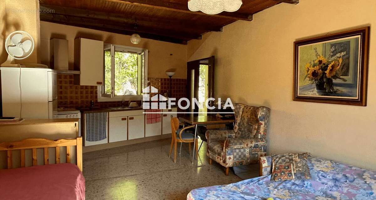 A Salon-de-Provence dans le vallon du Val de Cuech, Maison de 112 m2 sur un terrain de 2.730 m2 - photo 11