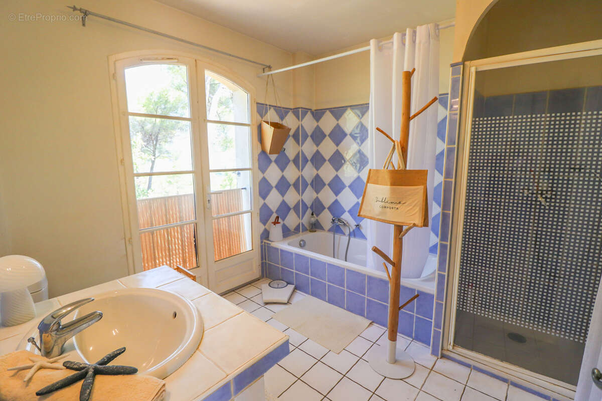 FLAYOSC PROPRIETE de 185M2 habitables avec 4 chambres, PISCINE sur plus de 4000m2 clos et paysagé - photo 21