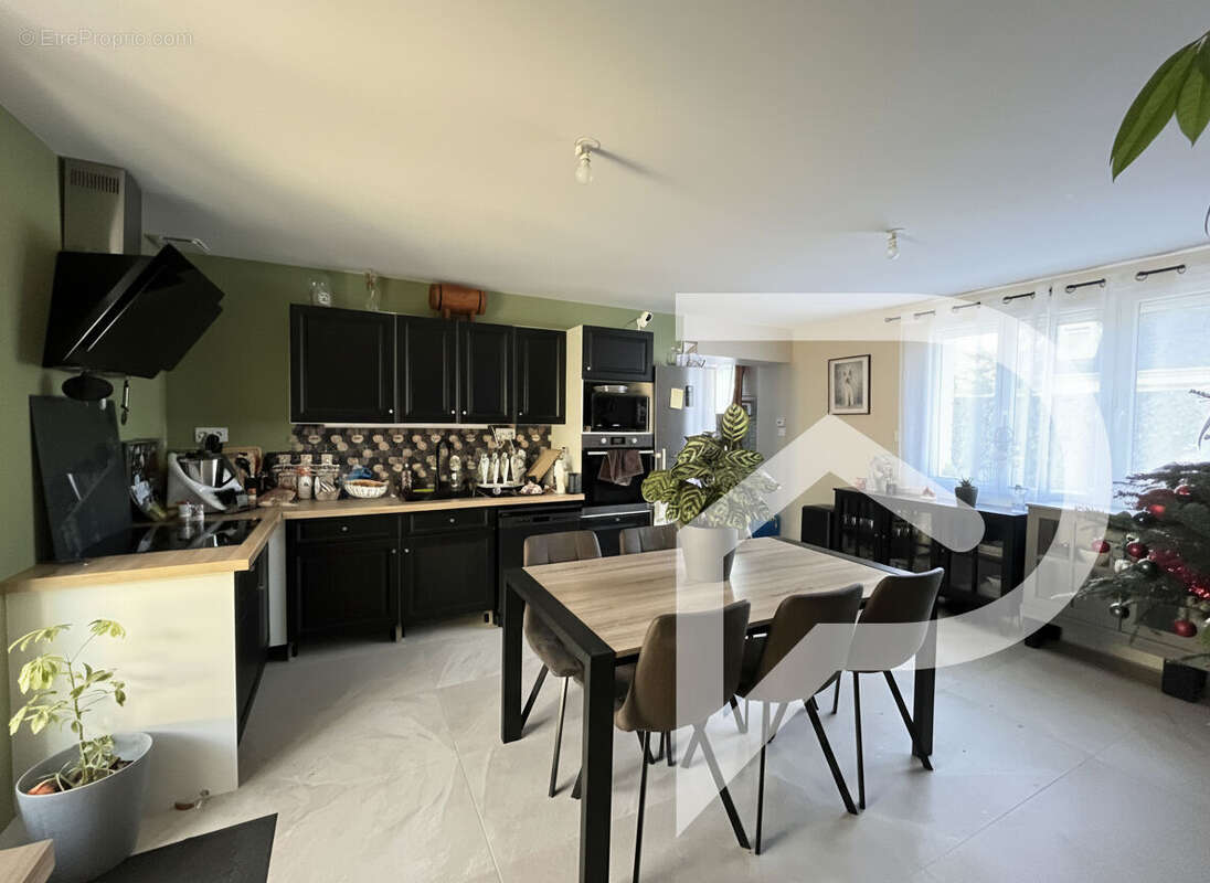 Maison à GRANDFRESNOY