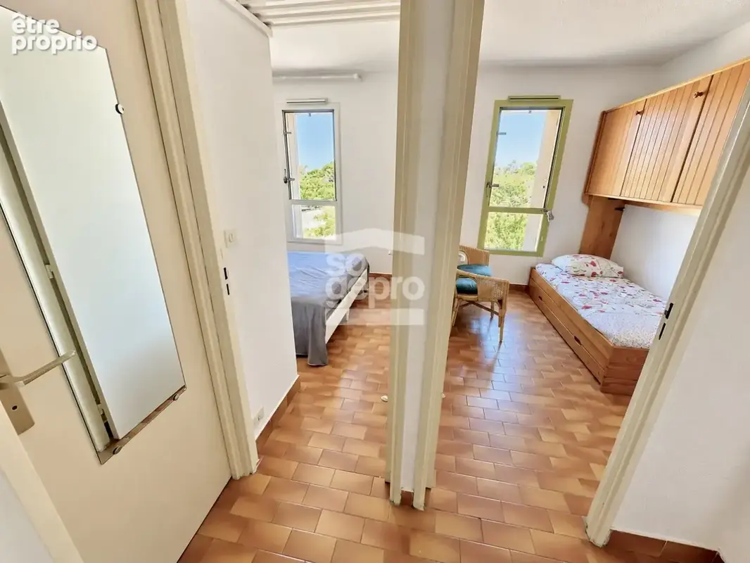 Réf : 2367 - Vente Appartement 3 Pièces traversant avec vue Port ! - photo 9