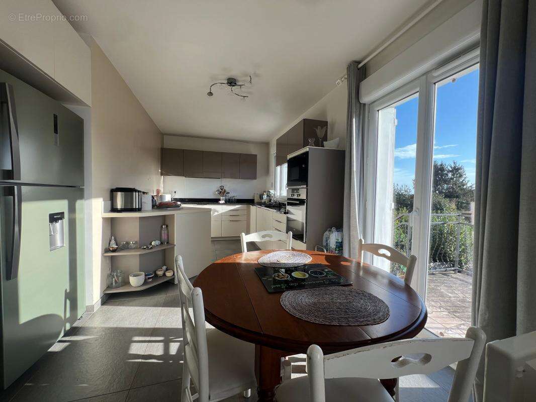 Maison à BURES-SUR-YVETTE