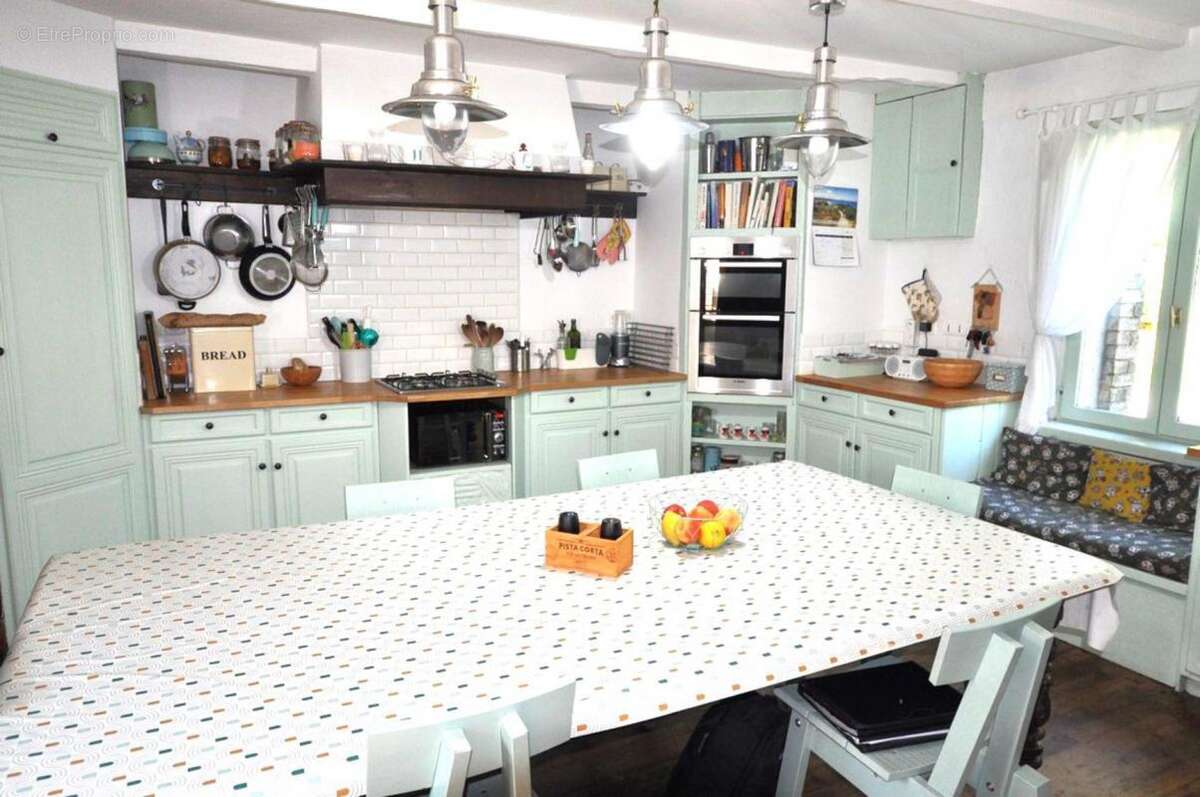 Maison à MIRANDOL-BOURGNOUNAC