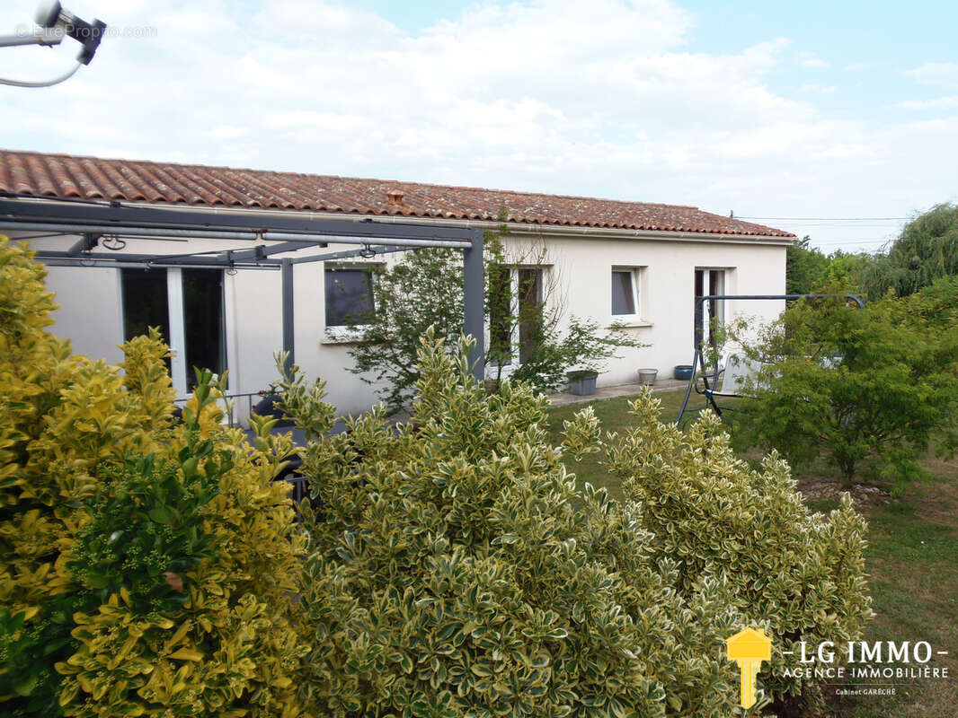 Maison à SAINT-FORT-SUR-GIRONDE