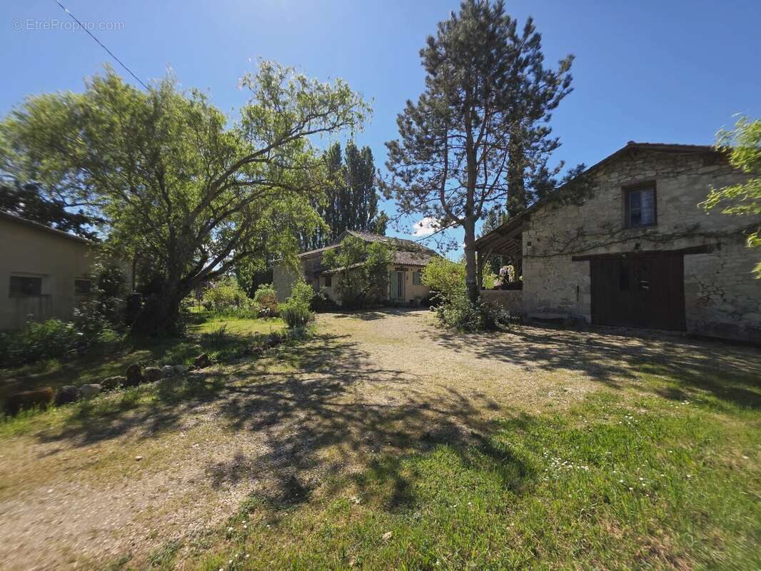 Maison à LAUZUN