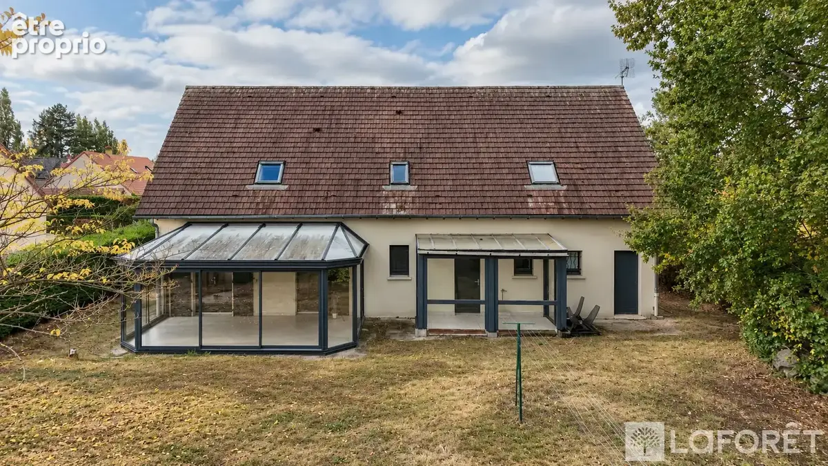 Maison 5 pièces à YZEURE dans quartier résidentiel - photo 3