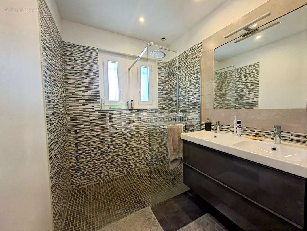 Villa de plain-pied avec piscine à Fontvieille - photo 12