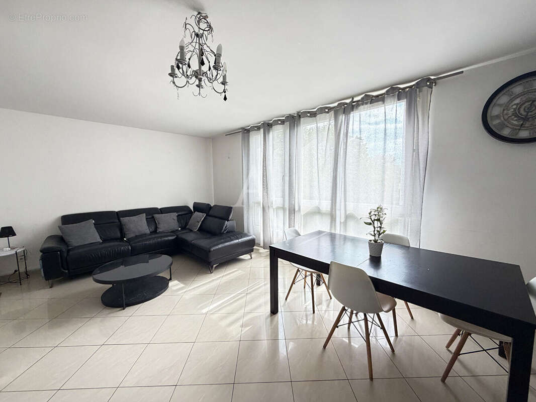 Appartement à LIVRY-GARGAN