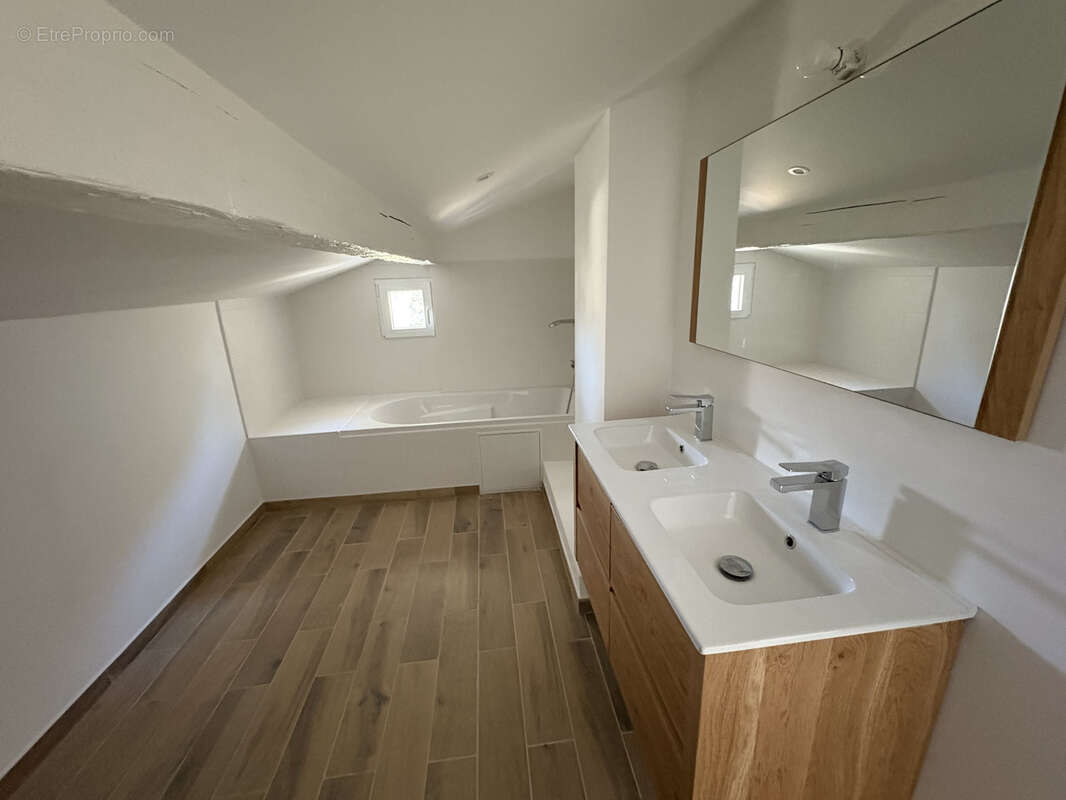 Appartement à MARSEILLE-12E