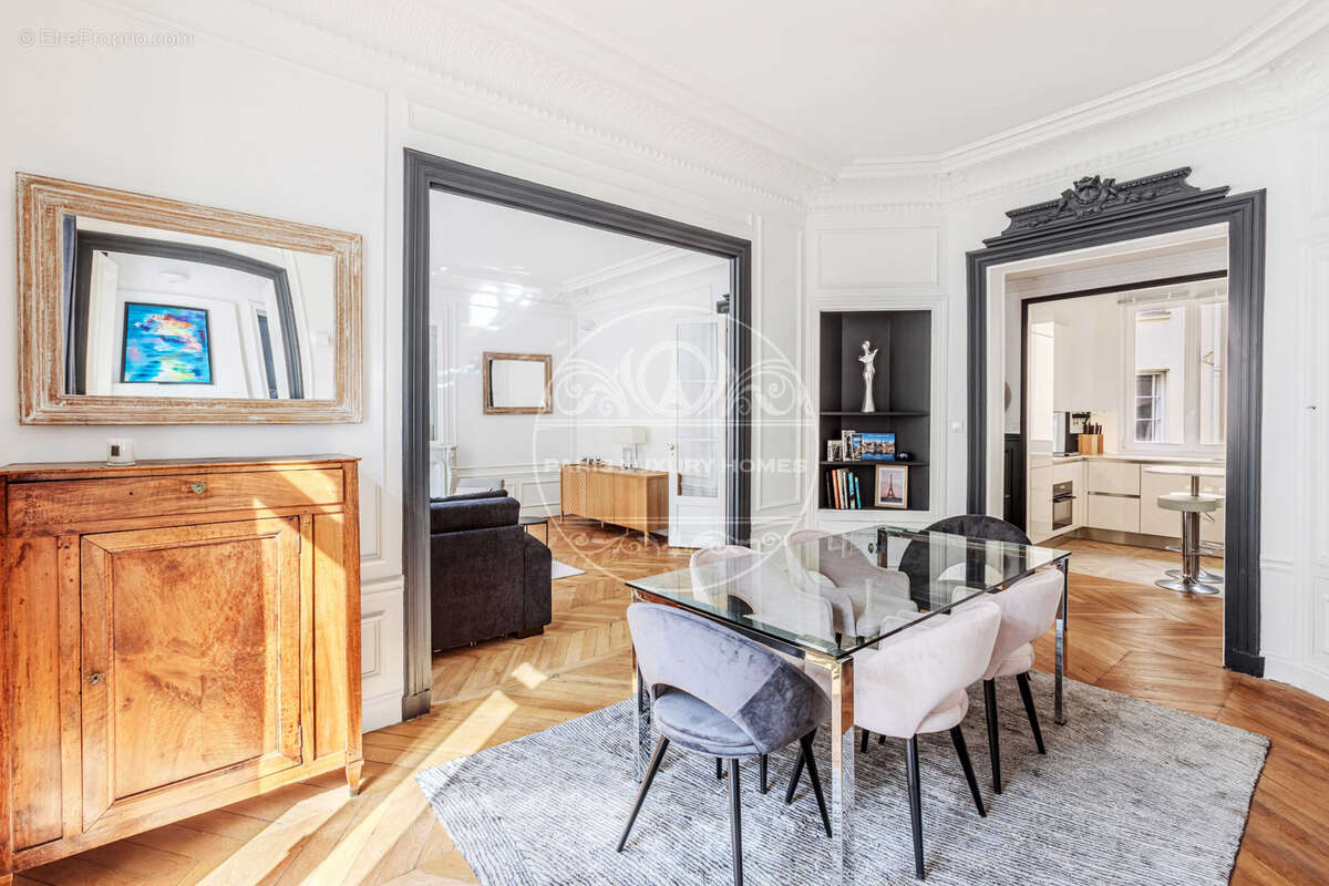 Appartement à PARIS-6E