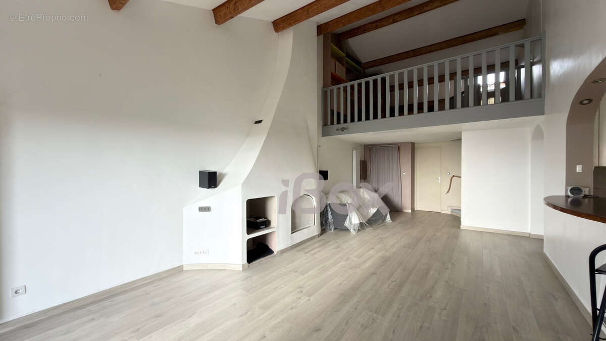 Appartement à CARQUEIRANNE