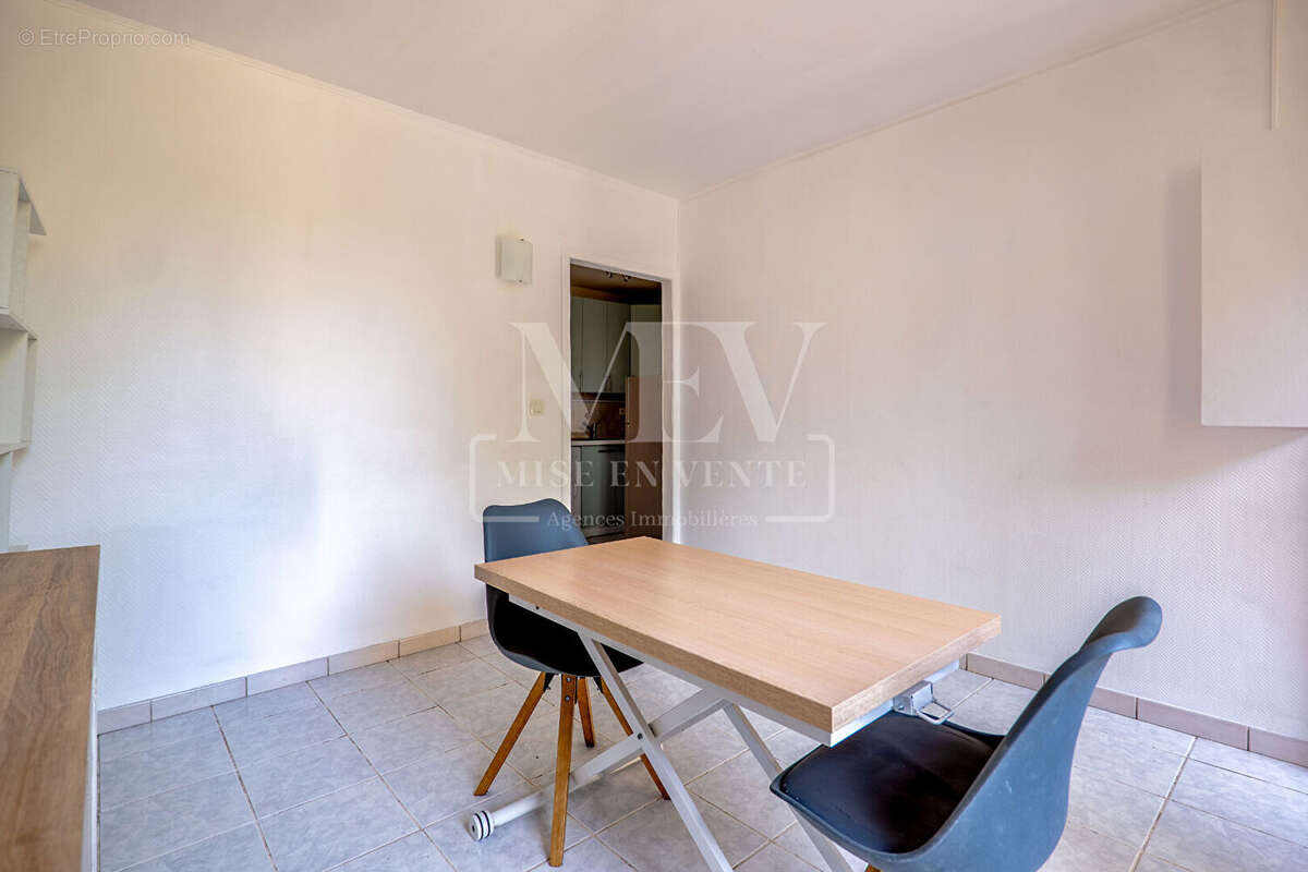 Appartement - Secteur du Maroc - 33 m² - photo 2