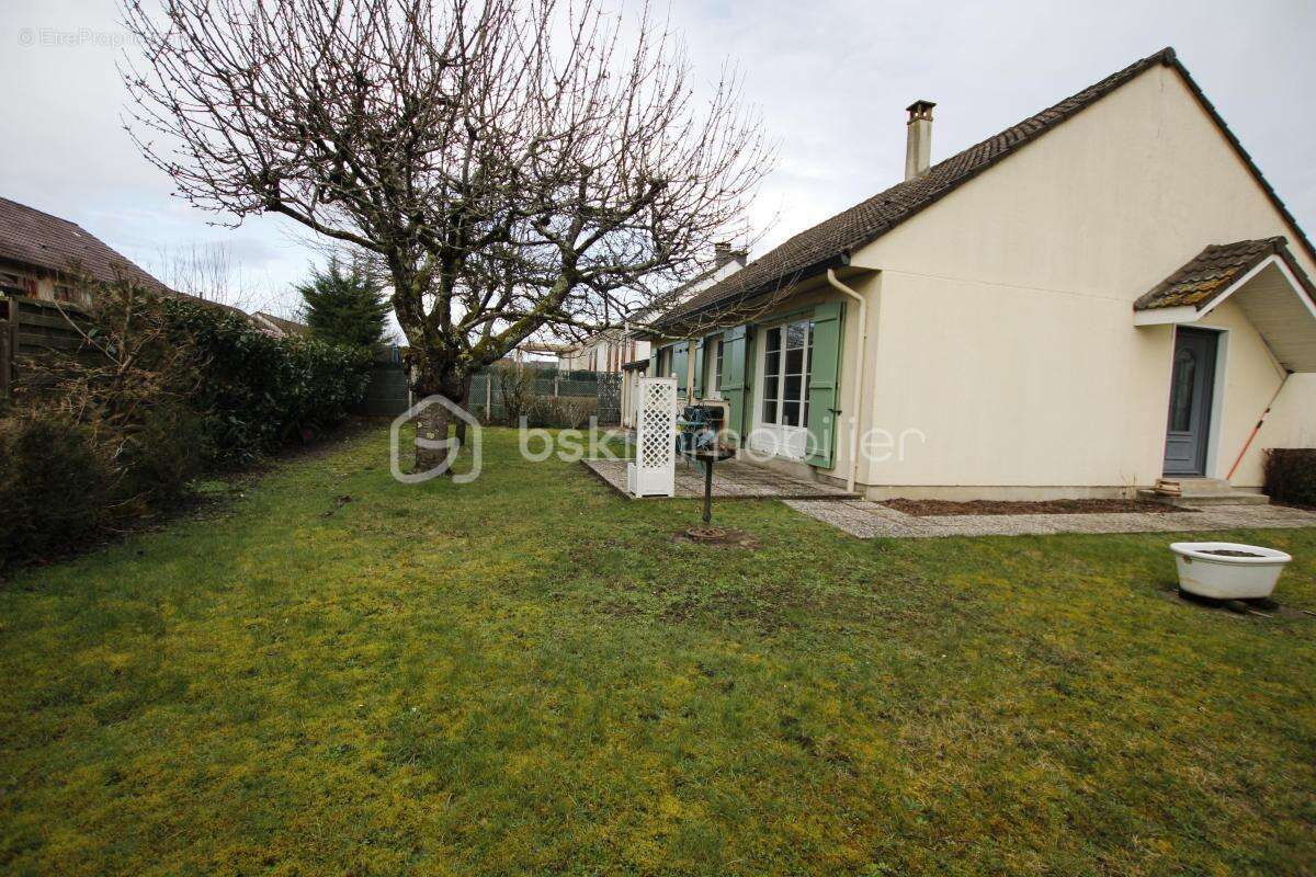 Maison à LE CHATELET-EN-BRIE