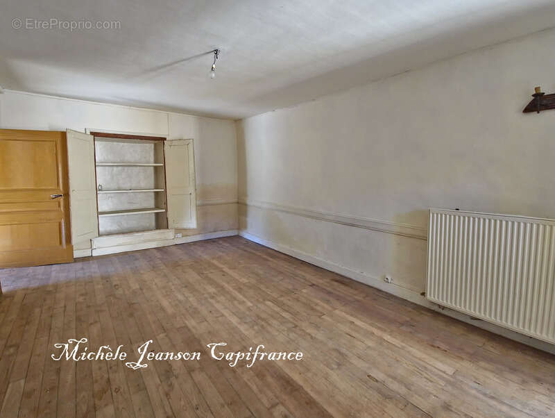 Maison à BETTON-BETTONET