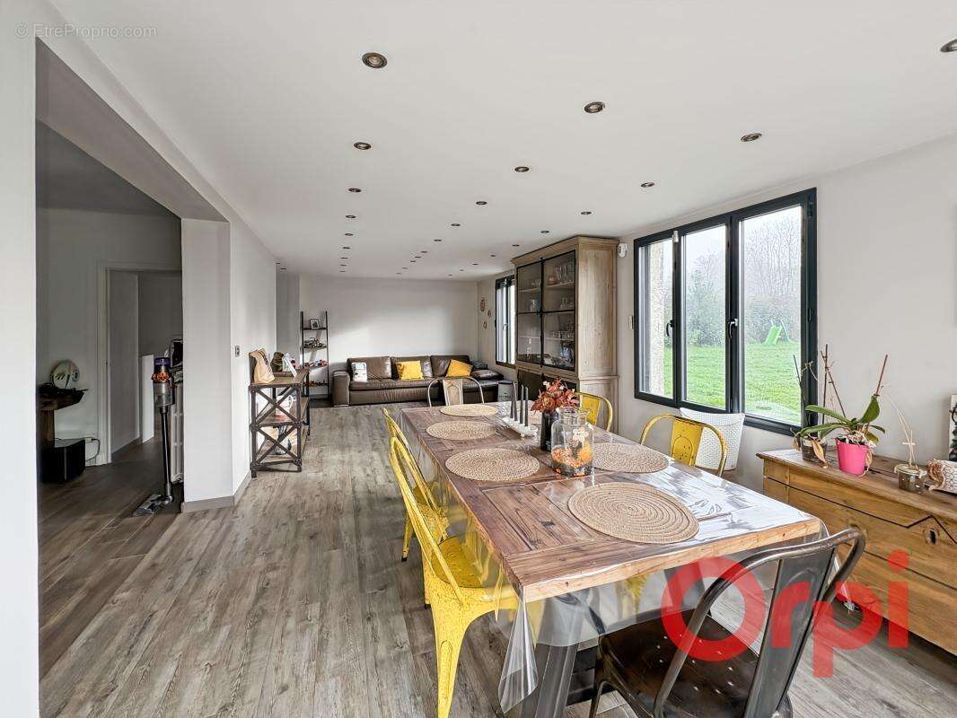 Maison à LA GUERCHE-SUR-L&#039;AUBOIS