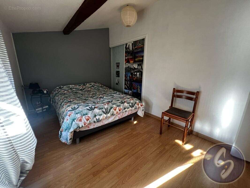 Maison à AZAY-LE-BRULE