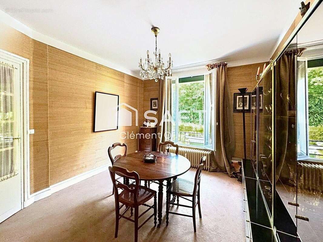 Photo 5 - Maison à LA CELLE-SAINT-CLOUD