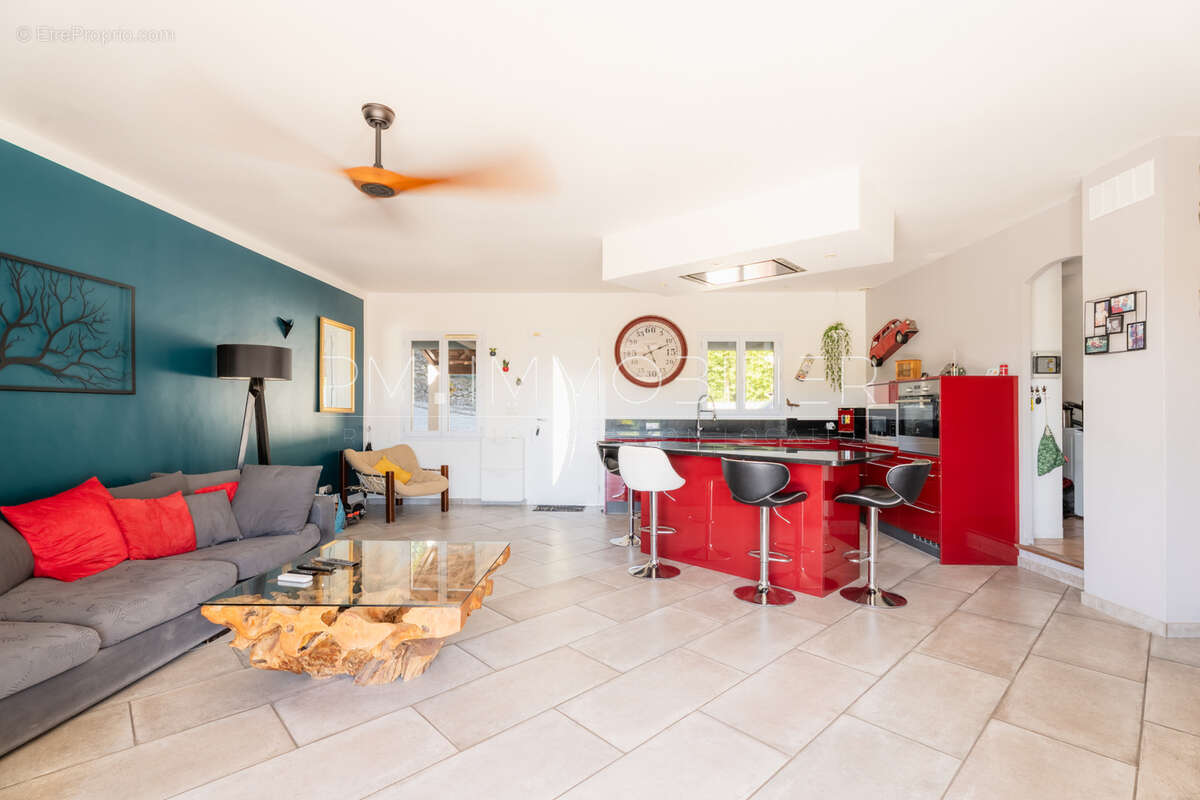 Maison à LE CASTELLET