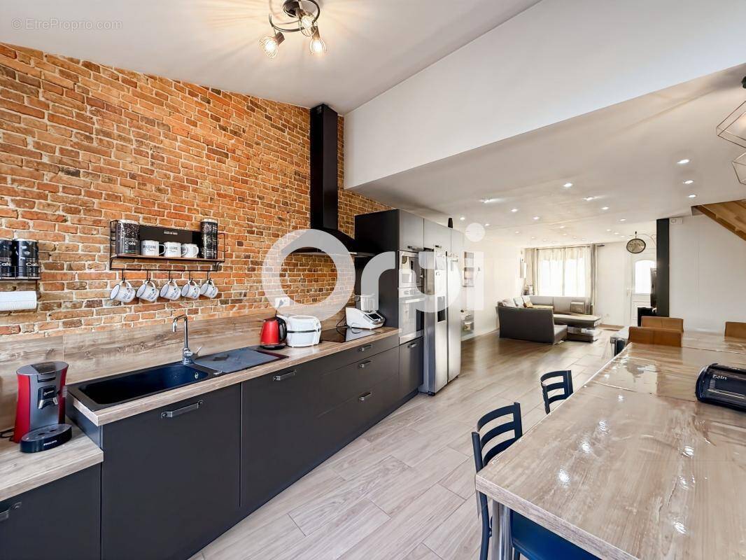 Maison à LA CAPELLE-LES-BOULOGNE