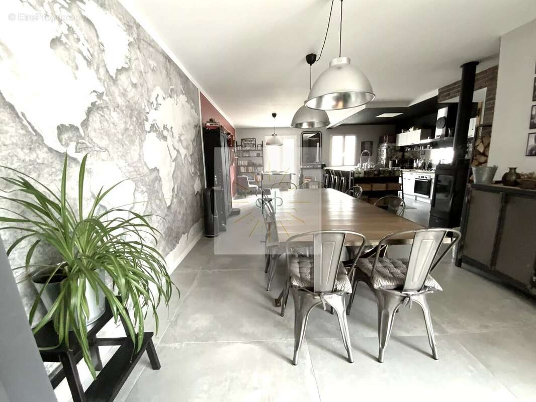 Maison à MONTELIMAR