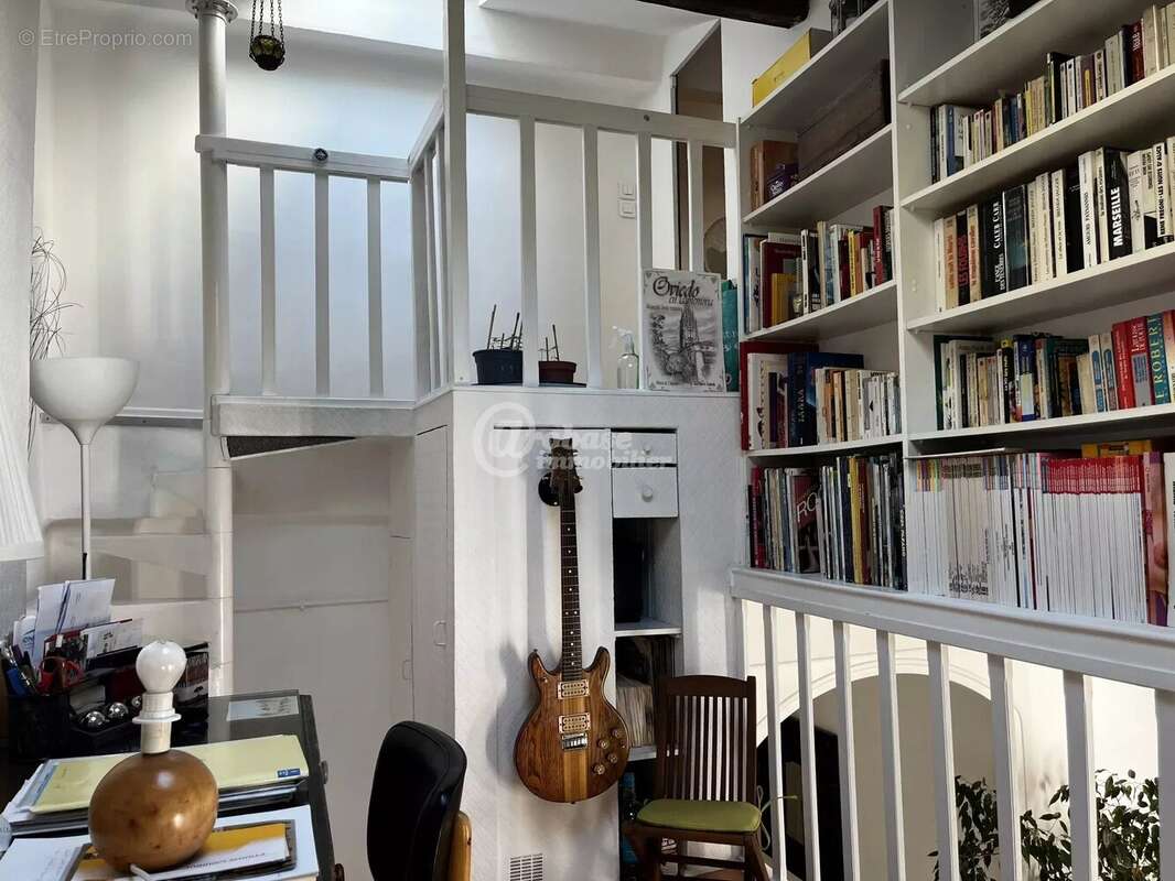 Appartement à MARSEILLE-1E
