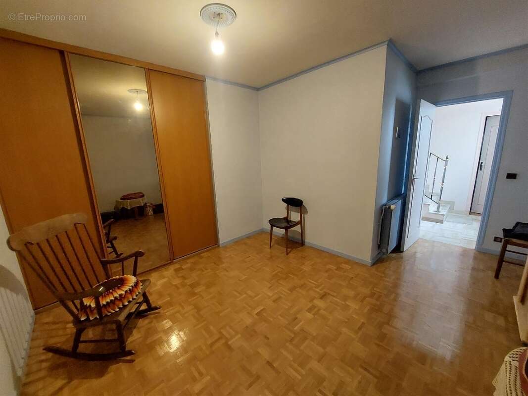 Maison à VIGNEUX-SUR-SEINE