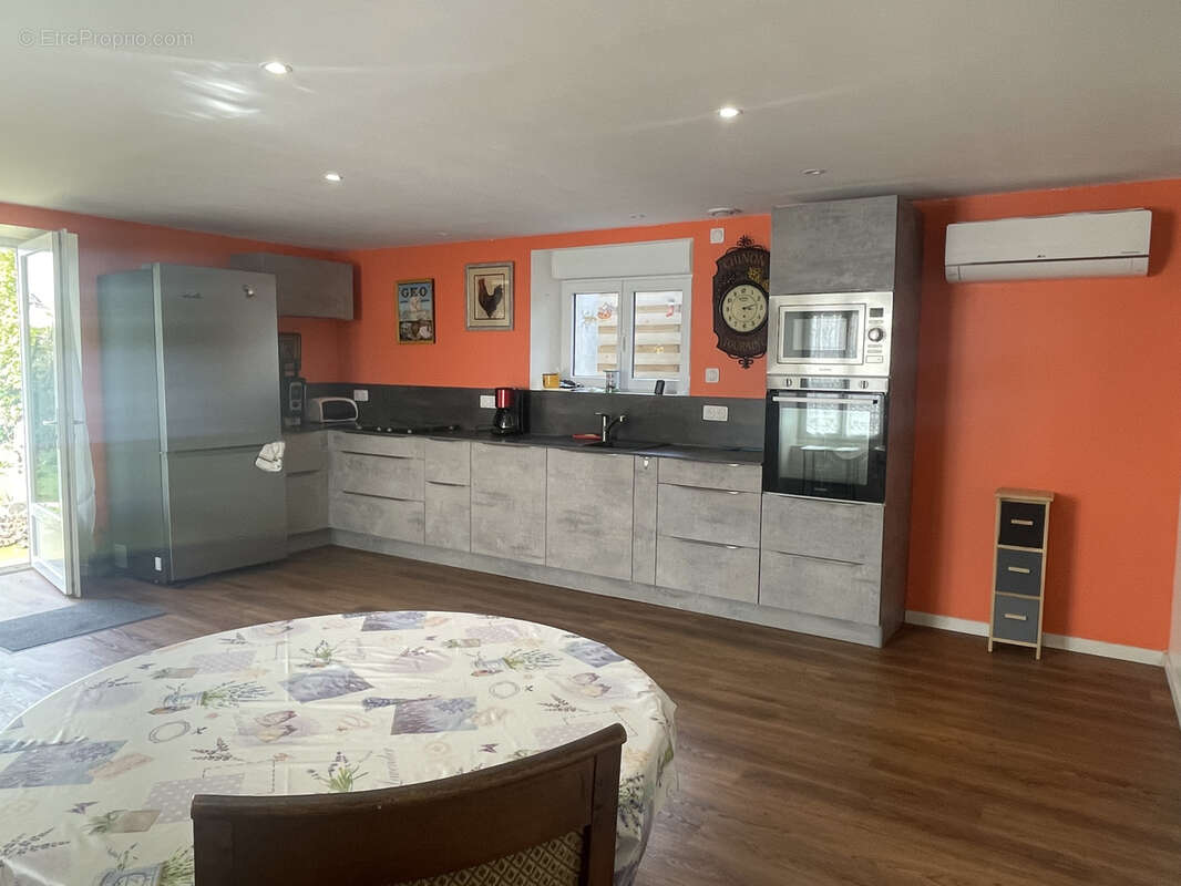 Maison à LENCLOITRE