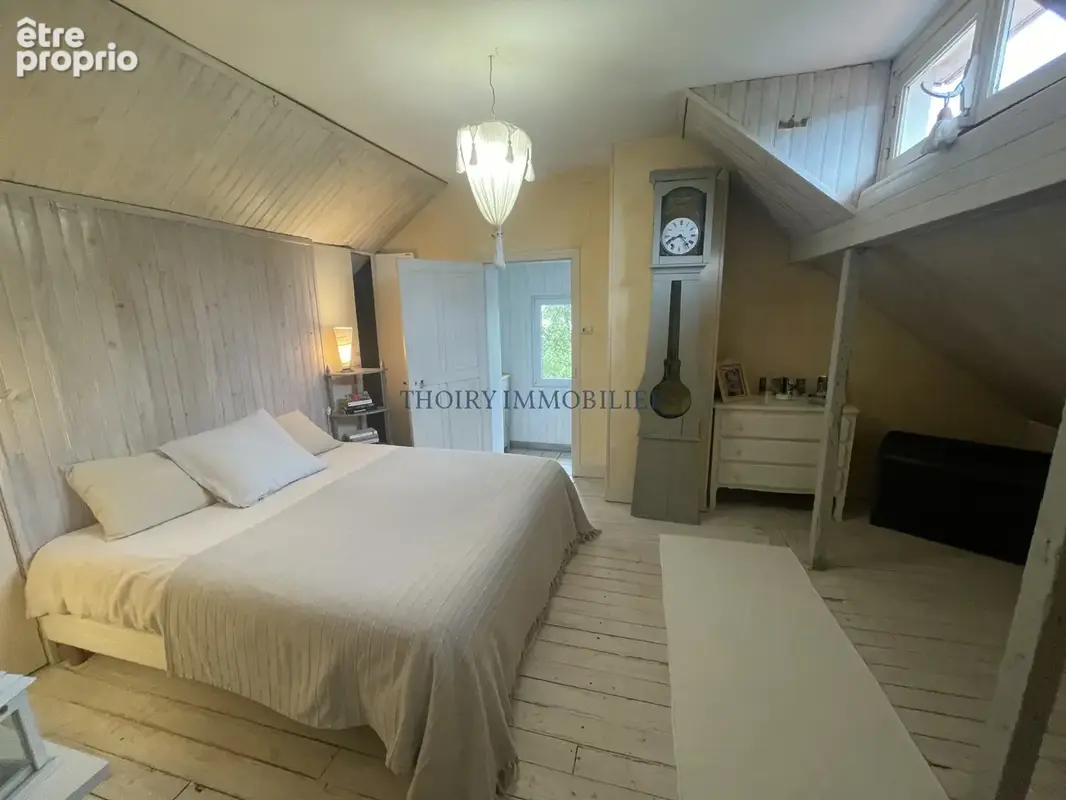 Maison ancienne sur 780 m2 paysagés de 5 pièces principales. - photo 18