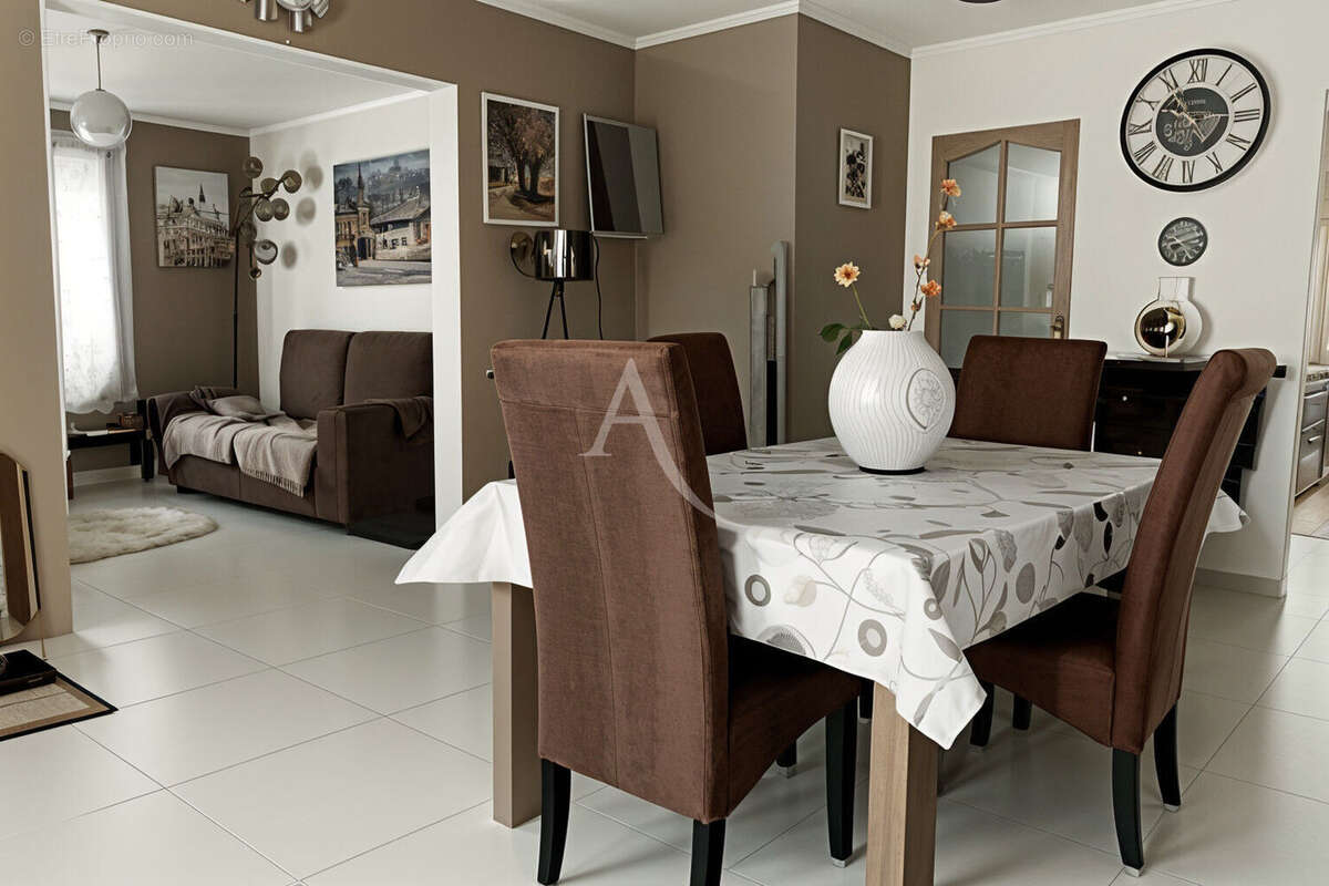 Exclusivité ? Superbe maison familiale aux prestations soignées de 168 m² - photo 2