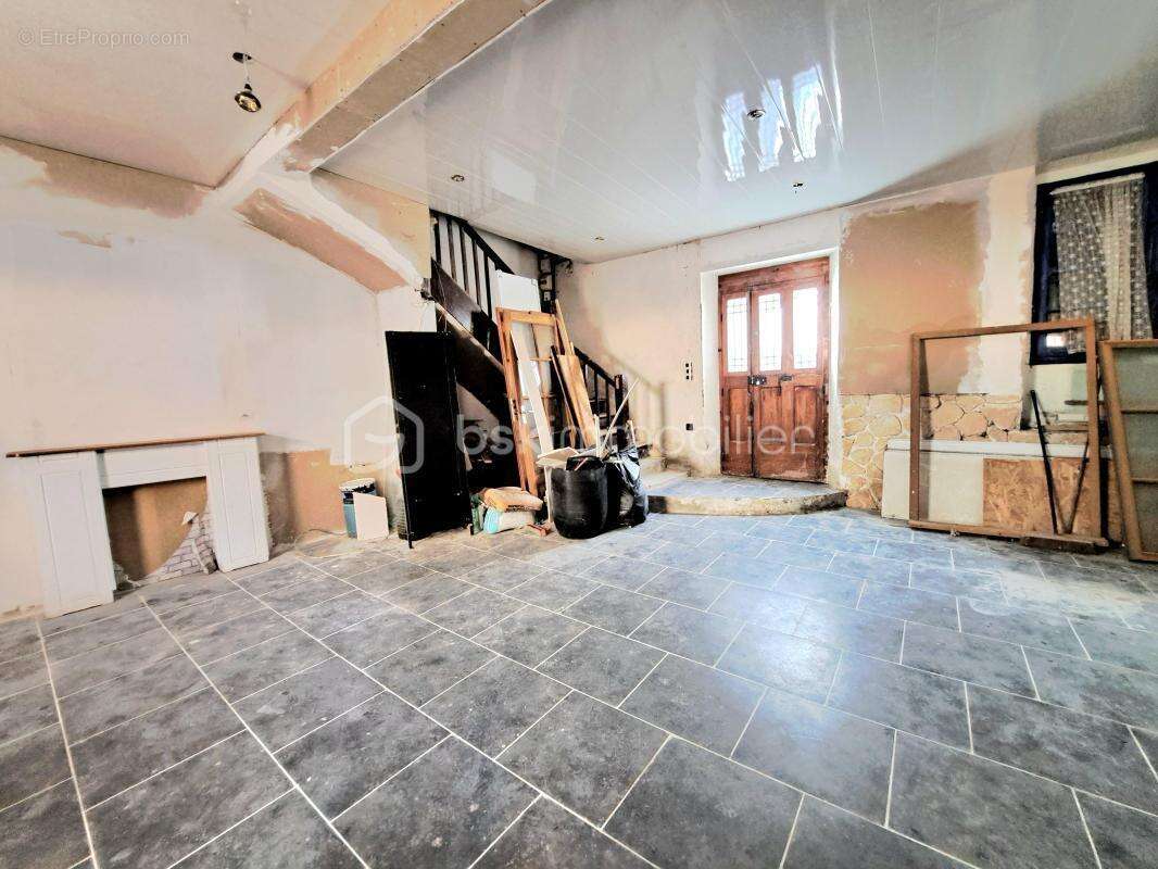 Maison de village avec fort potentiel idéale investisseur ou grande famille - photo 2