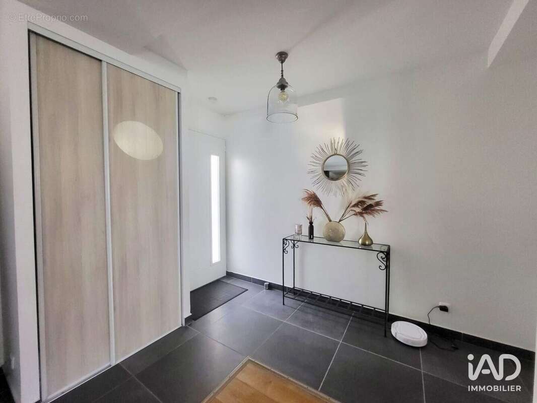 Appartement 97 m² à Rouvres-Saint-Jean  - photo 2