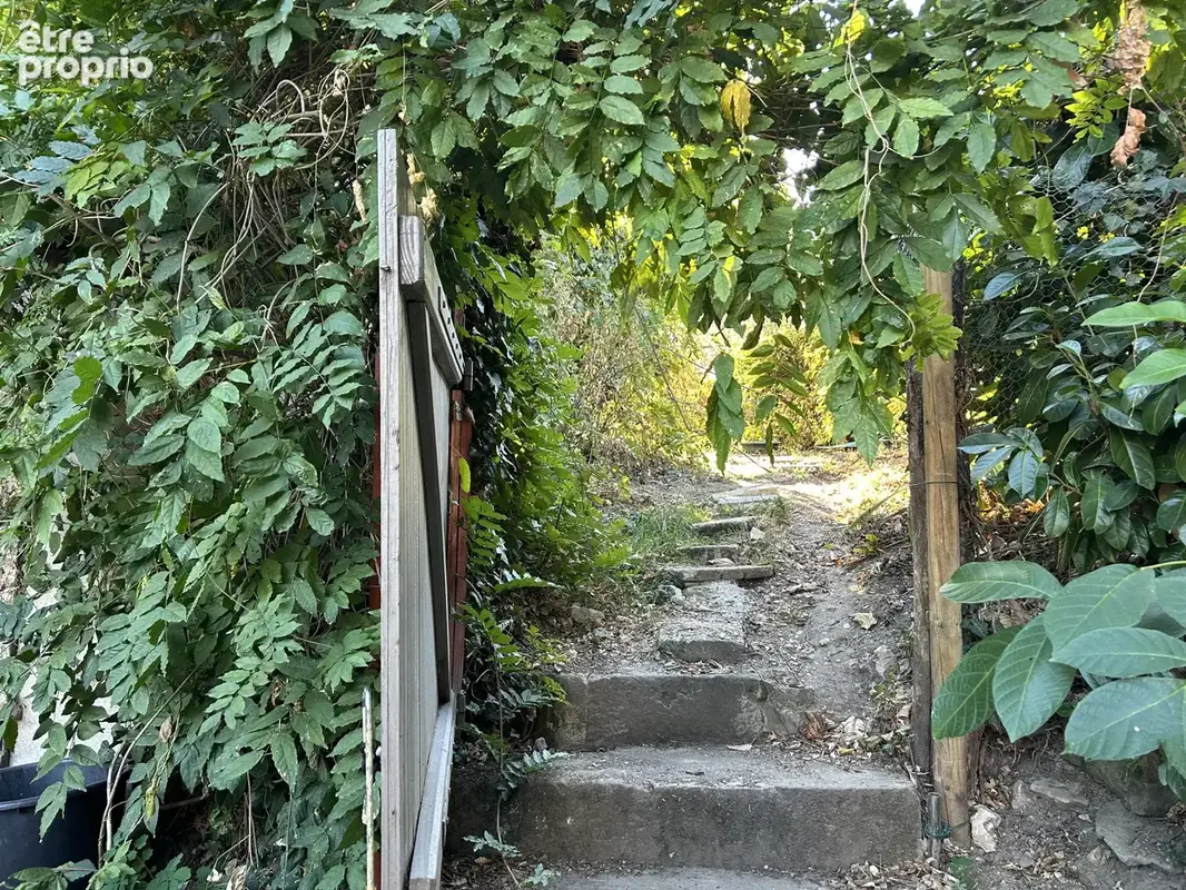Maison ancienne avec dépendance + maisonnette, garage, cour et jardin - photo 18