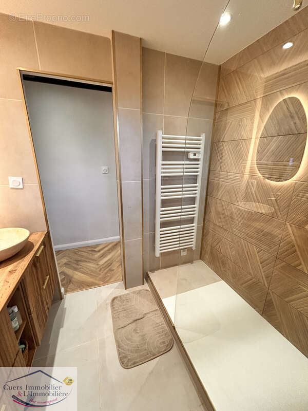 Appartement à CUERS