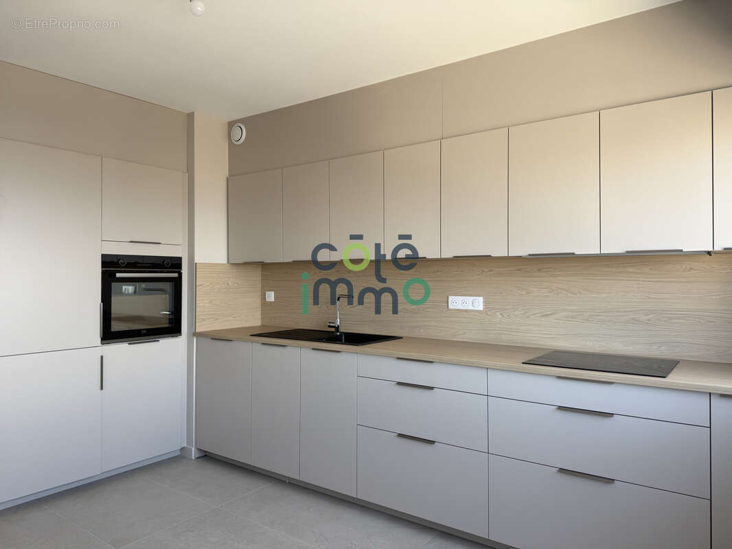 A vendre thonon centre ville appartement t3 entierement renove avec vue sur le lac - photo 2