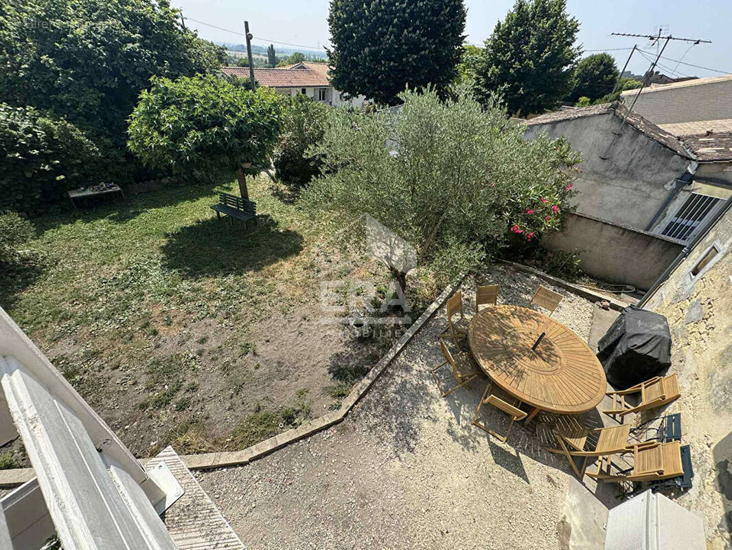 Maison à PRIGNAC-ET-MARCAMPS