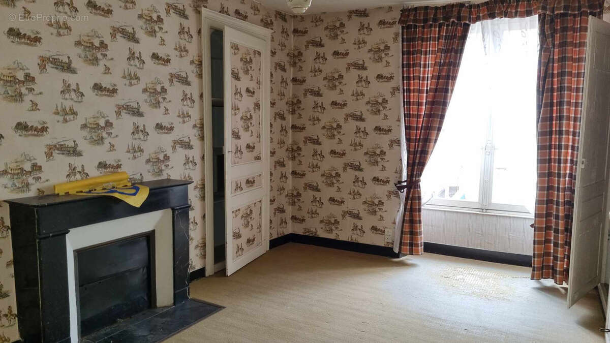 Maison à SAINT-CALAIS