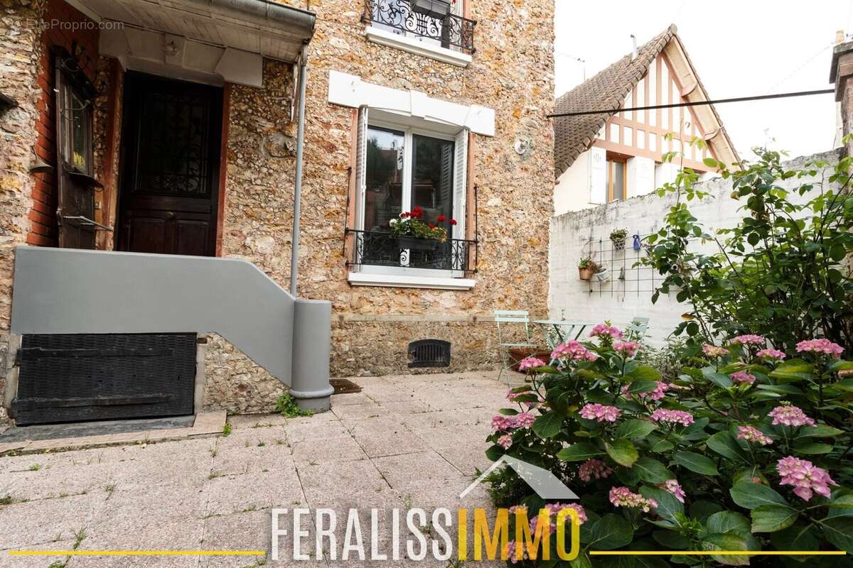 Maison à VAUX-SUR-SEINE